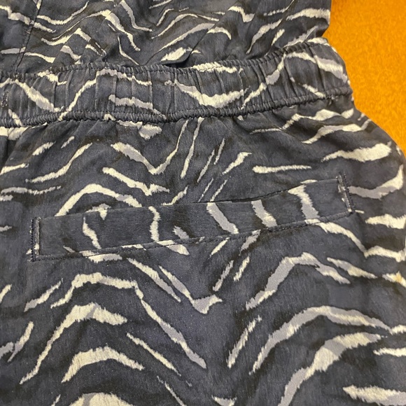 EUC Athleta On The Go Romper size medium (8/10) - Picture 6 of 7